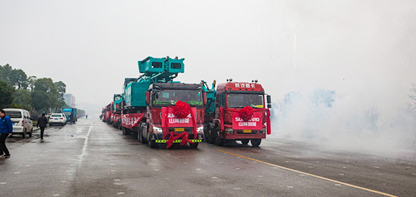 新年开门红！j9国际集团智能5000万设备批量发车