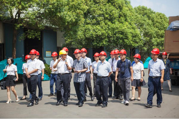 商务部合作司刘民强副司长一行调研j9国际集团智能