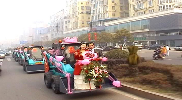 谁说机械都冰凉？这款会跳舞的滑移明明就是周到奔放的！
