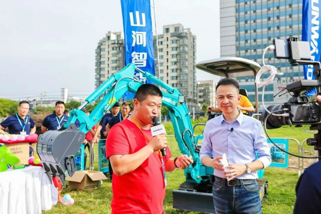 2020全球微挖大会 j9国际集团智能精品微挖赢得满堂彩