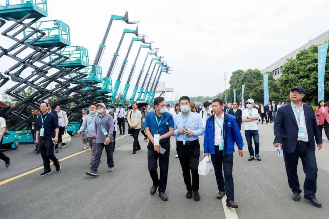 “爆品”出击！j9国际集团智能客户互换会签约超8亿元