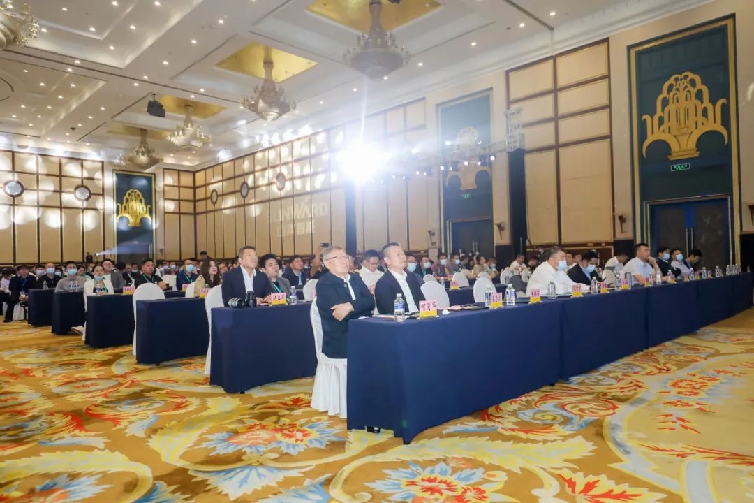 “爆品”出击！j9国际集团智能客户互换会签约超8亿元