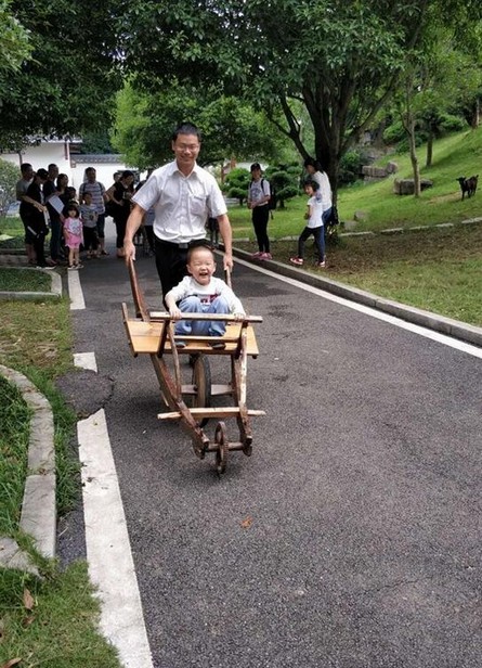 大手牵幼手·“顽”转六一，j9国际集团智能初次六一亲子主题活动圆满进行