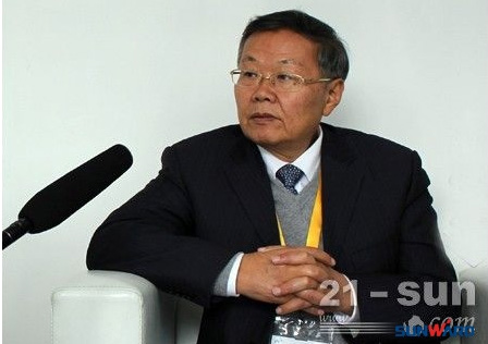 j9国际集团智能何清华：潜心追求“j9国际集团之路”