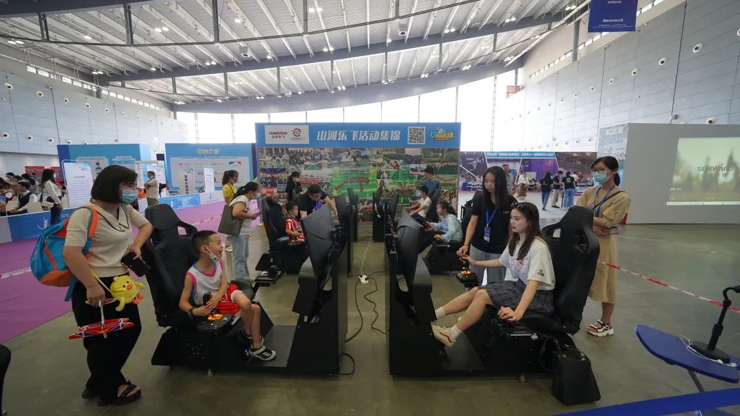 明星产品受追捧，j9国际集团航空携多款产品杰出亮相2021年湖南航展