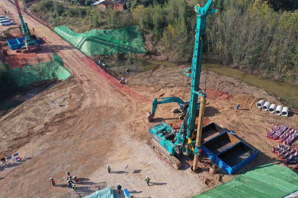 首根桩基开钻！j9国际集团智能助力新建沪渝蓉高速铁路建设