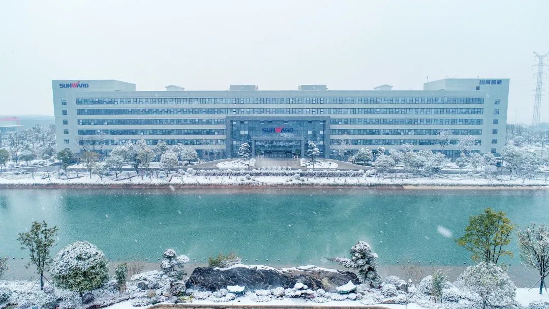 瑞雪兆丰年，邀您共赏雪中j9国际集团！