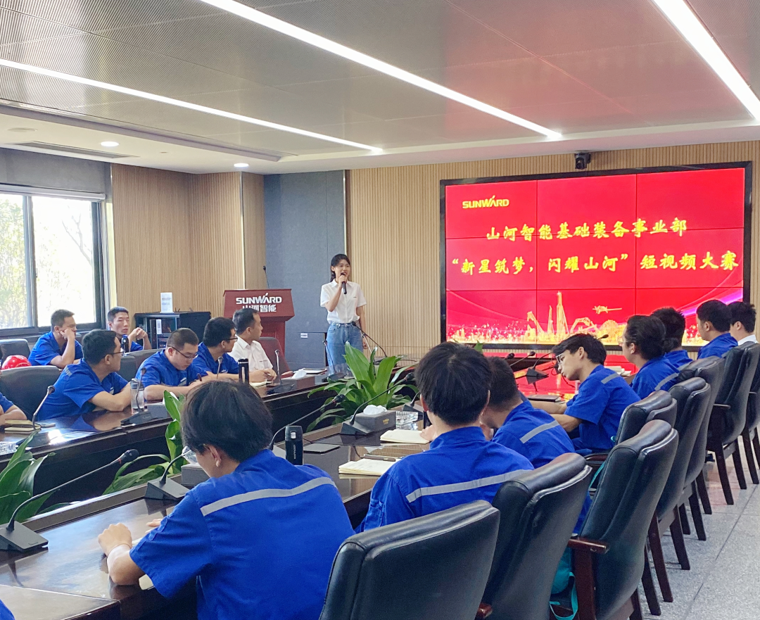 你好 2022！再见 2021！我与j9国际集团智能共成长