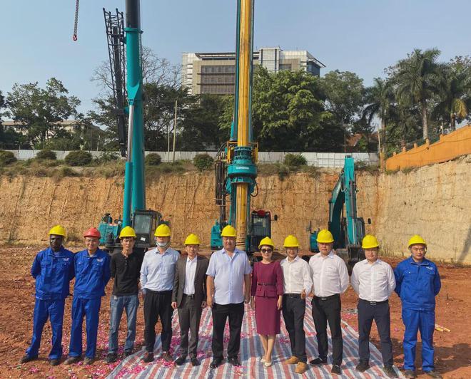 助力乌干达第一住宅高楼建设！j9国际集团智能再次出征非洲市场