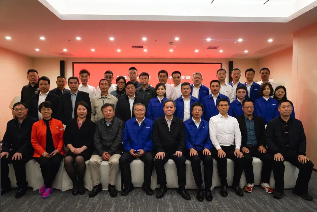 抱团出海，携手共赢！何清华带队赴湖南异地商会结合会造访互换