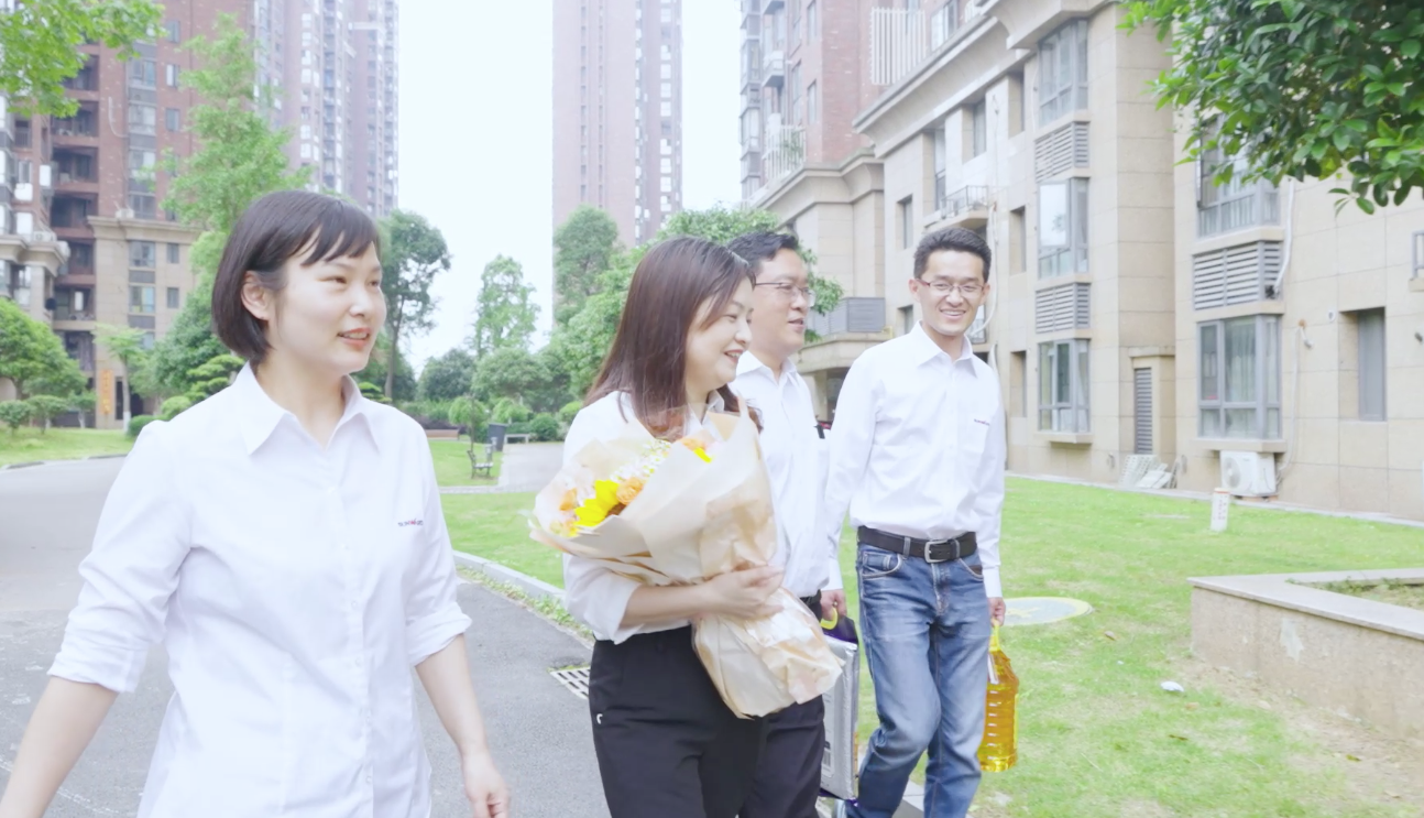在母亲节，向你们身后的妈妈送去“j9国际集团家园”的温暖