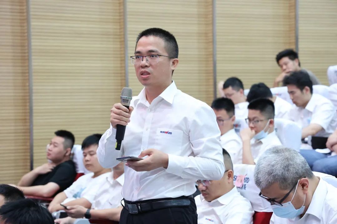 创新引领，智造将来！“2022院士专家长沙杏妆高端设备高质量发展钻研会隆沉进行