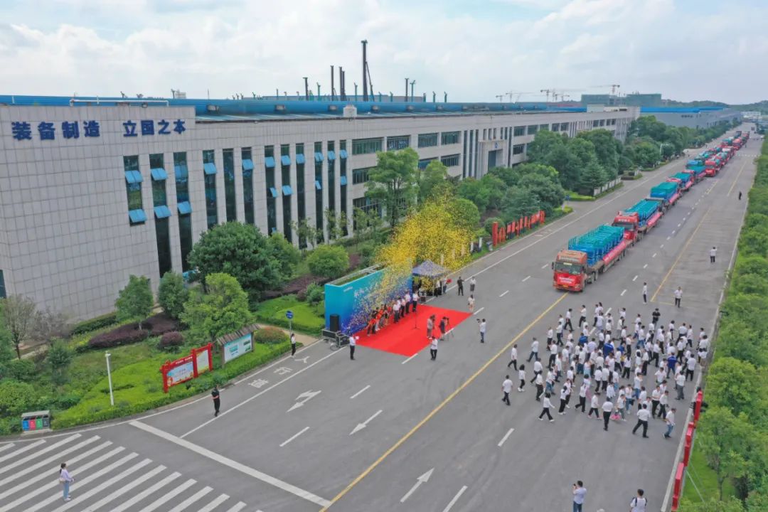 献礼二十大，再攀新高地！j9国际集团智能高空机械设备再迎批量发货