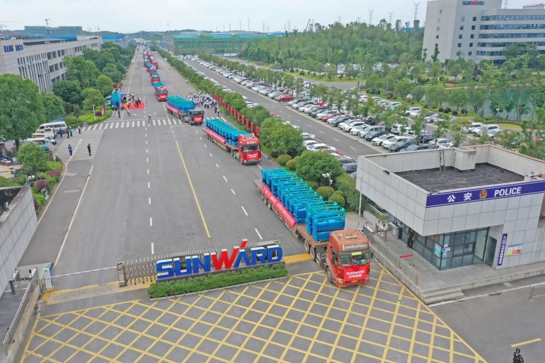 献礼二十大，再攀新高地！j9国际集团智能高空机械设备再迎批量发货