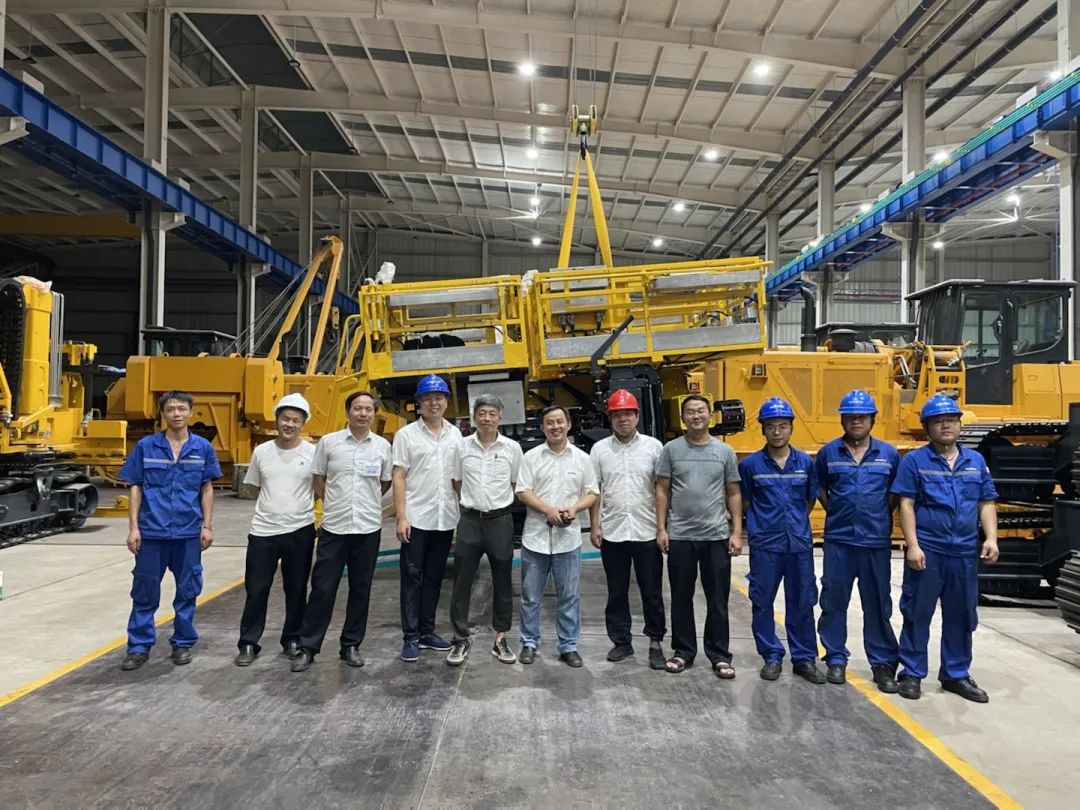 为铁路运输保驾护航！j9国际集团智能自主研造首套三平台作业装置成功交付