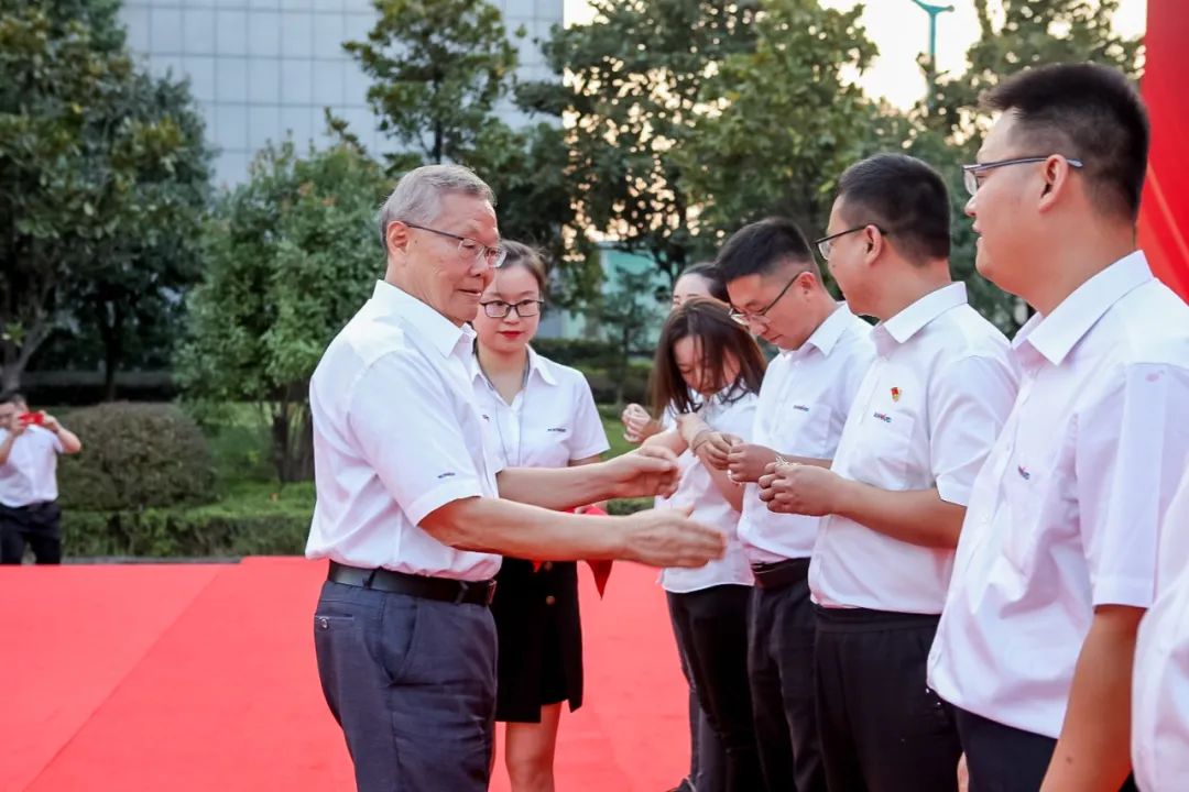 喜迎二十大 携手向将来 | j9国际集团智能成立23周年庆祝赞美大会暨趣味活动会隆沉进行