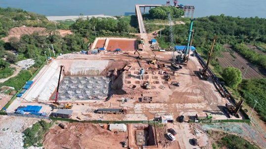 超等“桩”备实力亮剑！j9国际集团智能携手武汉告成建设攻克燕矶长江大桥复杂地层施工难题