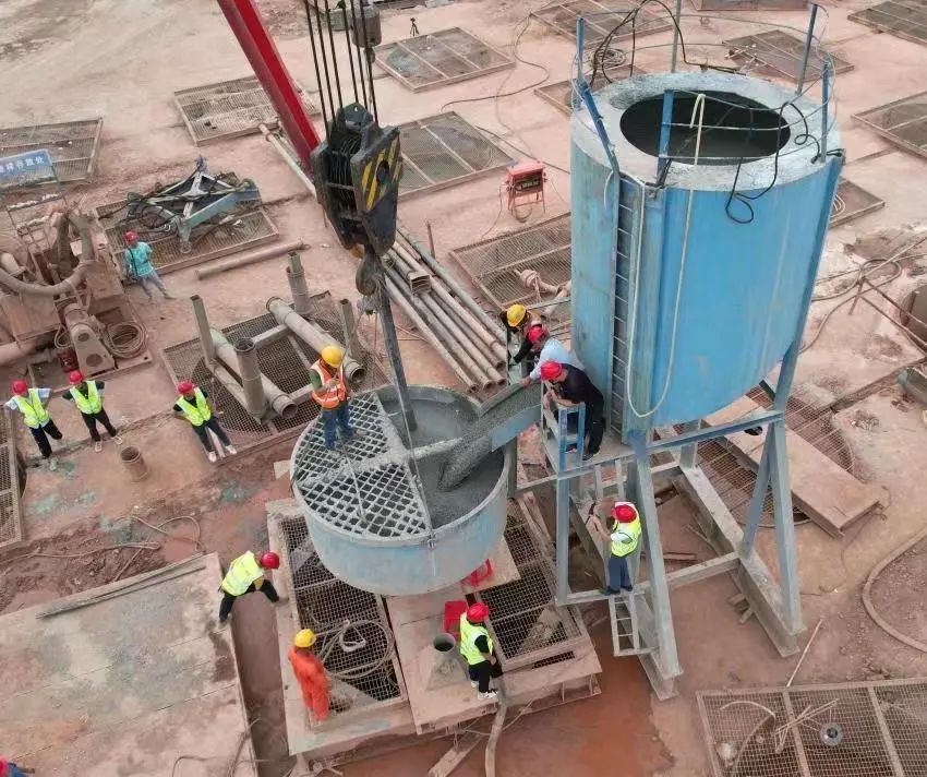 超等“桩”备实力亮剑！j9国际集团智能携手武汉告成建设攻克燕矶长江大桥复杂地层施工难题