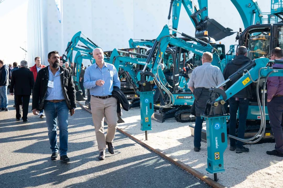 Bauma 2022 | 一组火热现场图带您沉温j9国际集团智能德国宝马展之旅