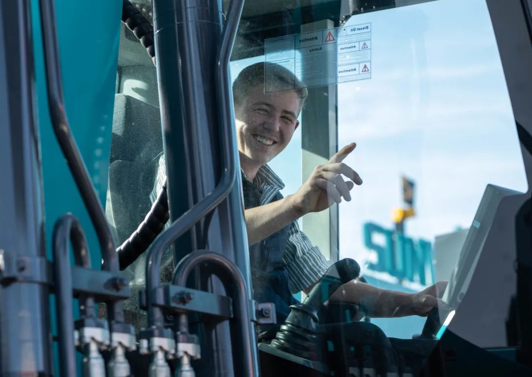 Bauma 2022 | 一组火热现场图带您沉温j9国际集团智能德国宝马展之旅
