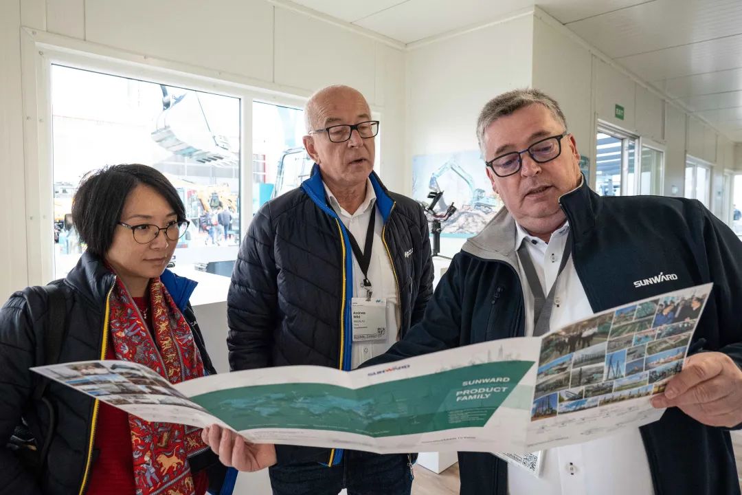Bauma 2022 | 一组火热现场图带您沉温j9国际集团智能德国宝马展之旅