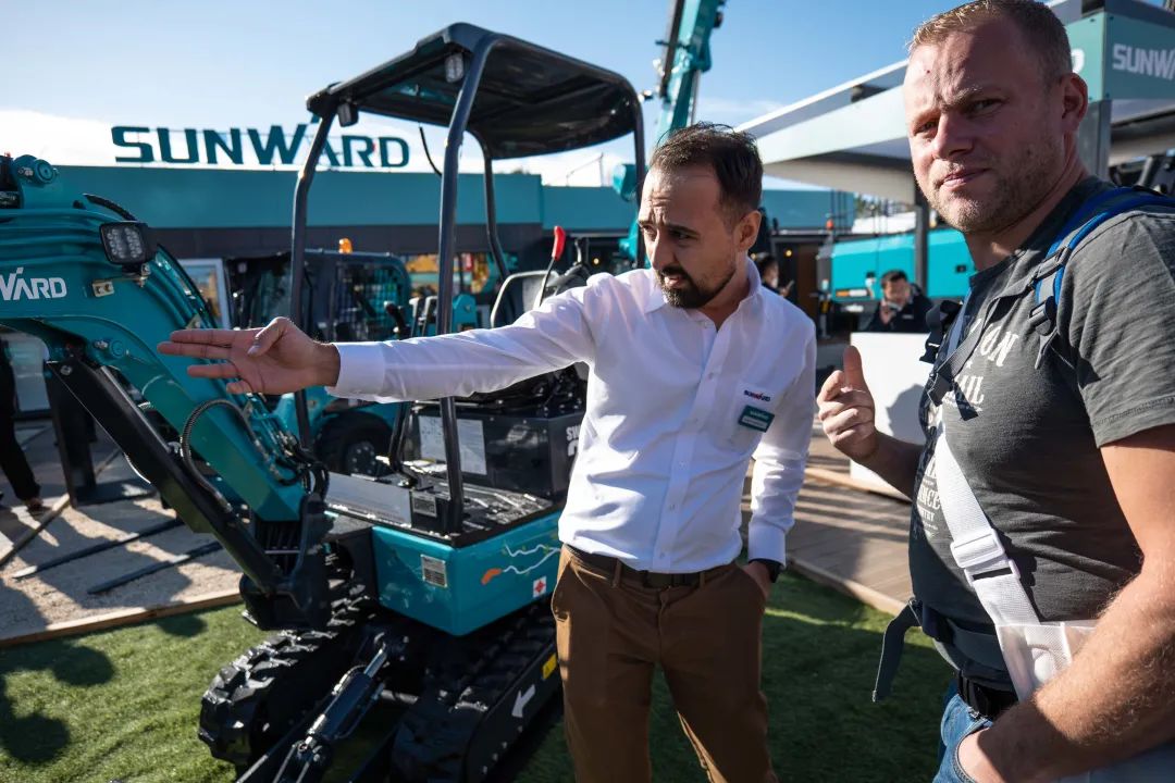 Bauma 2022 | 一组火热现场图带您沉温j9国际集团智能德国宝马展之旅