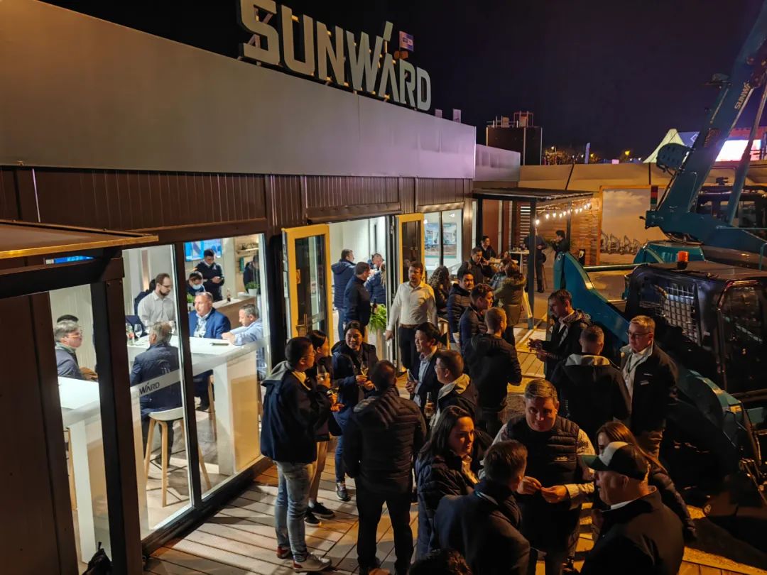 Bauma 2022 | 一组火热现场图带您沉温j9国际集团智能德国宝马展之旅