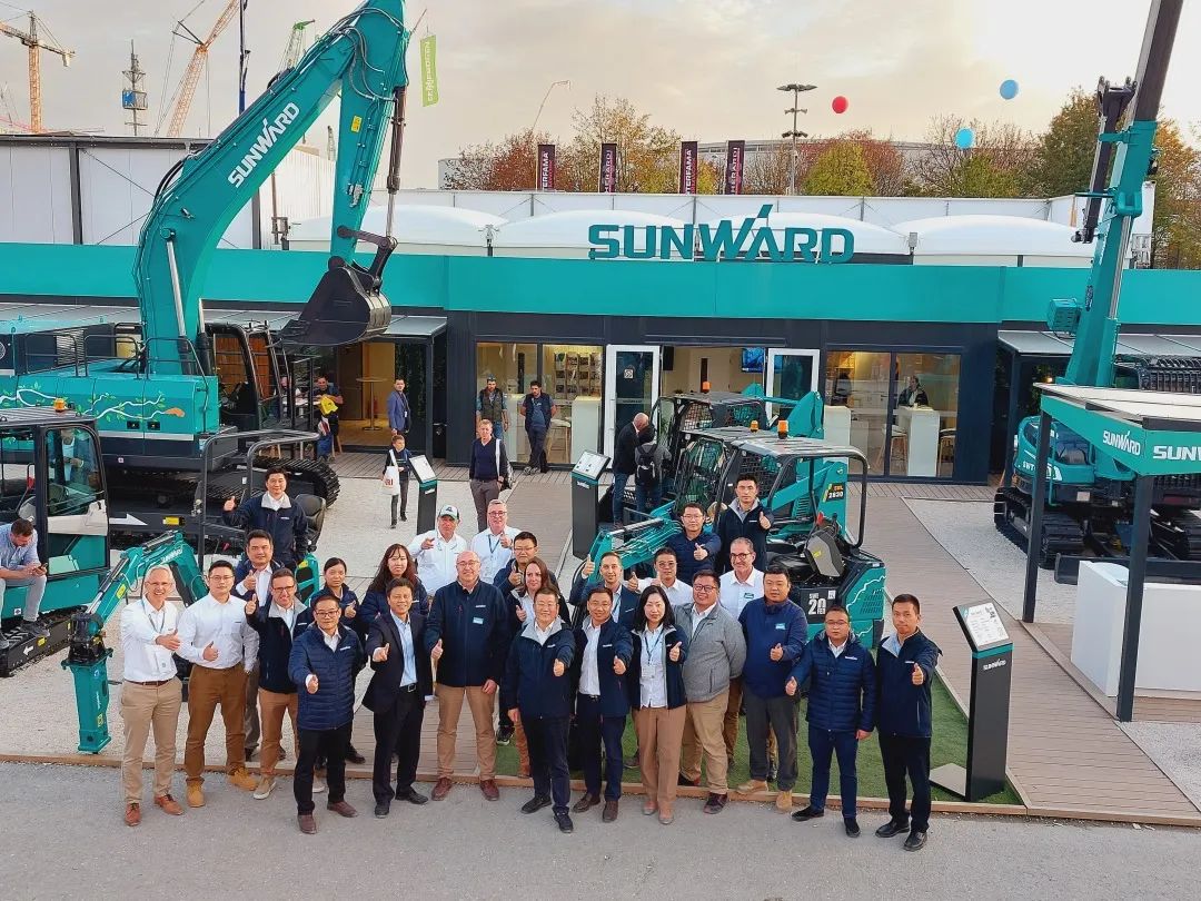 Bauma 2022 | 一组火热现场图带您沉温j9国际集团智能德国宝马展之旅