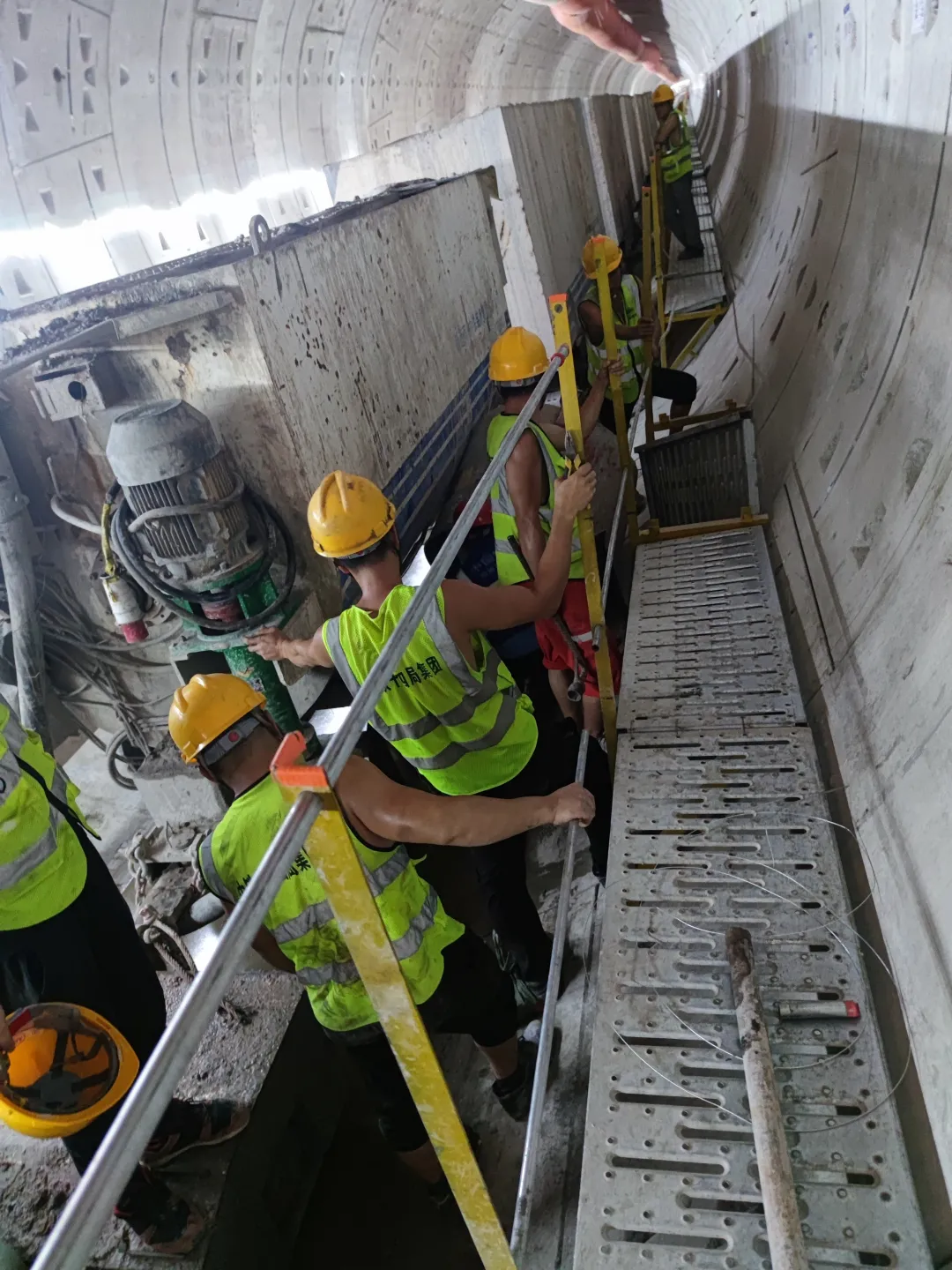 持续助建俏丽大湾区！中铁j9国际集团盾构机成功贯通丽江地铁3号线低碳站～坪西站右线