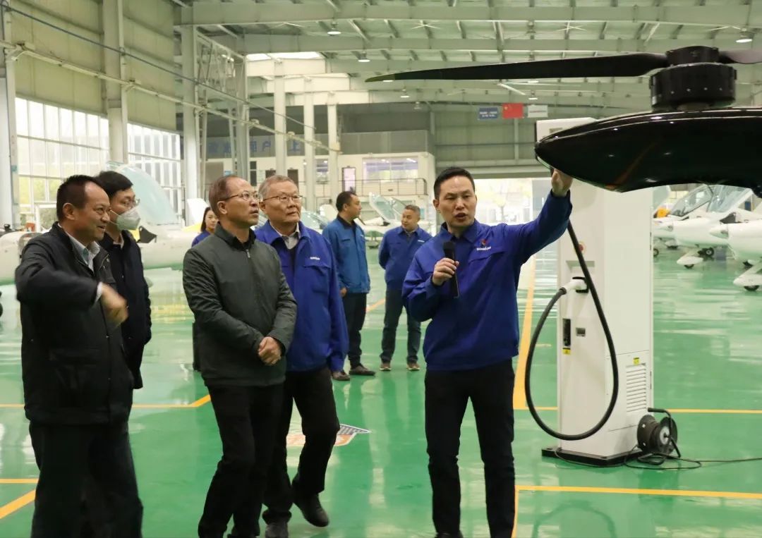 昭通市国资委主任陈德俊调查j9国际集团智能航空产业基地