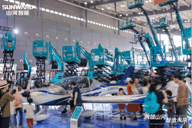 闪灼2023 CICEE！看j9国际集团智能“明星产品”有多“炫”