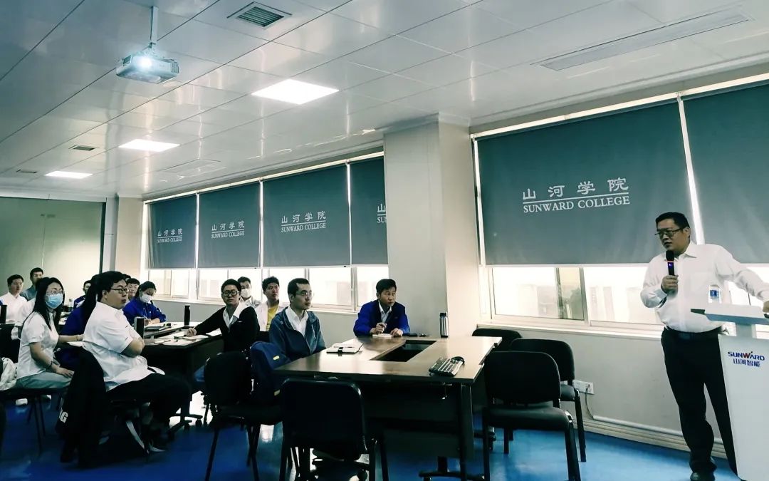 劳动庆幸，创造伟大！纪录那些平庸且伟大的劳动瞬间