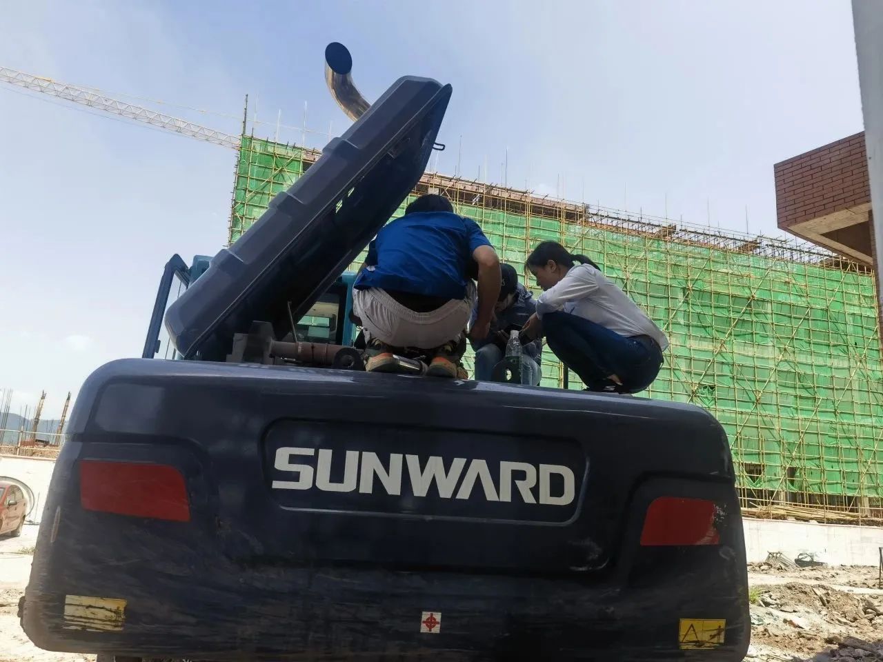 步履一向，服务不止！j9国际集团智能挖掘机服务万里行火热进行中