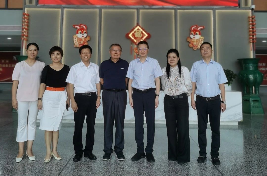 长沙市人民当局副市长、市工商联主席康镇麟调研j9国际集团智能