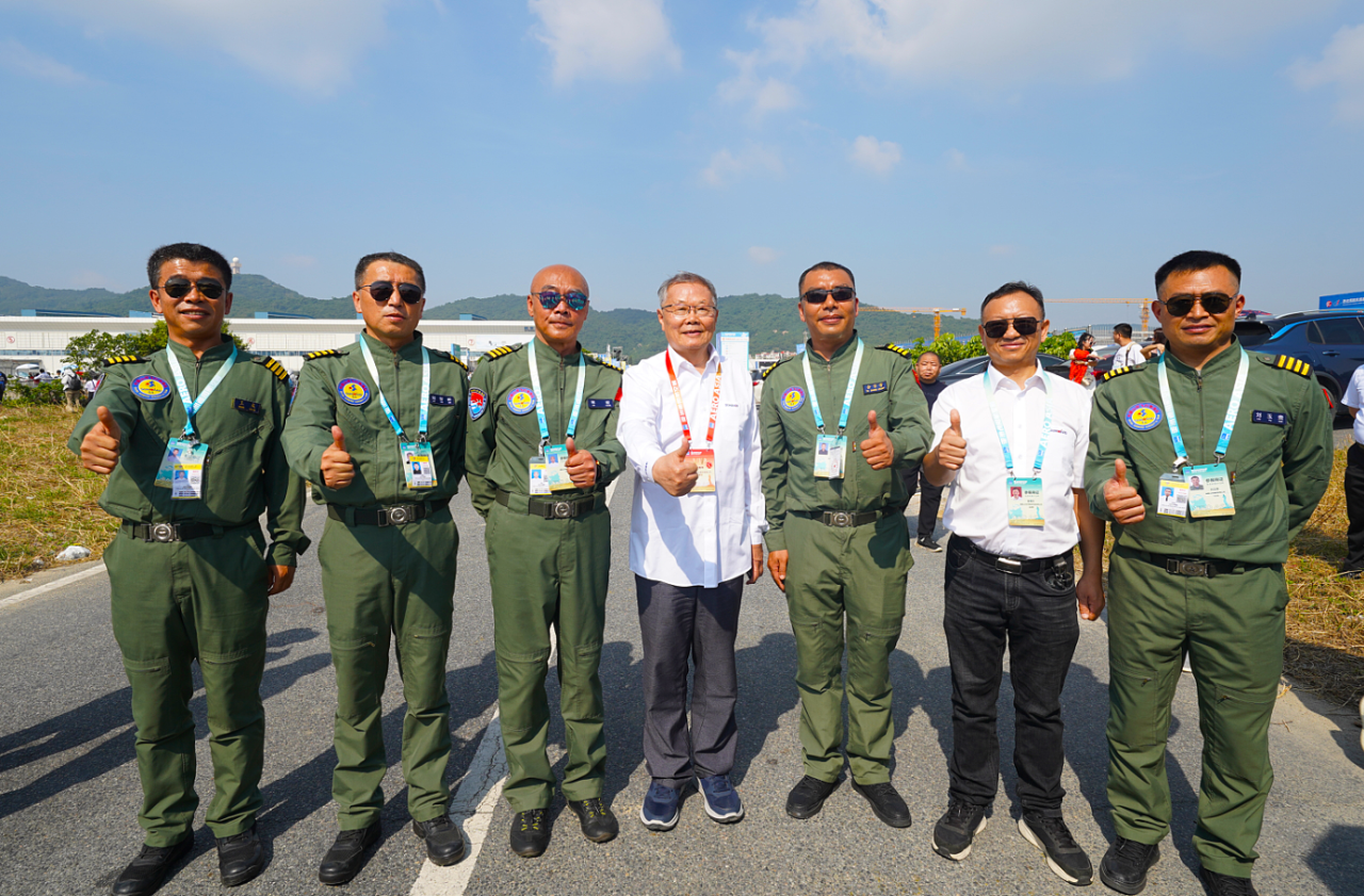 央媒聚焦！一路见证首届亚洲通用航空展上的j9国际集团风采