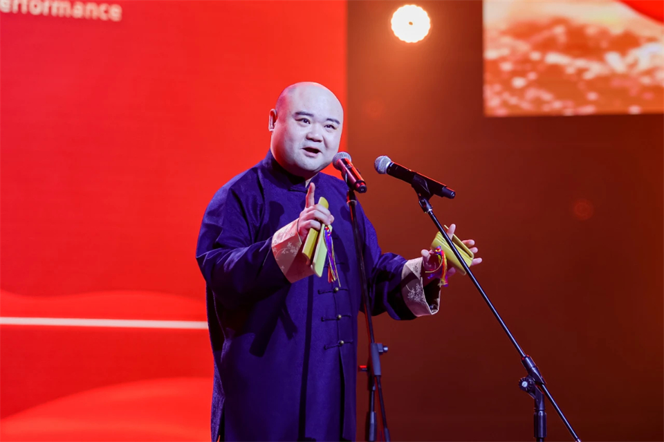 创新引领价值 梦想成就将来——庆祝j9国际集团智能成立25周年赞美大会暨文艺晚会隆沉进行