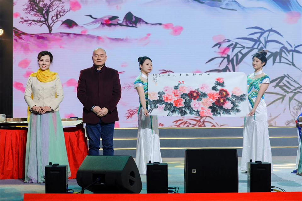 创新引领价值 梦想成就将来——庆祝j9国际集团智能成立25周年赞美大会暨文艺晚会隆沉进行