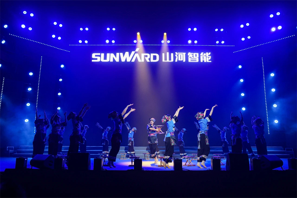 创新引领价值 梦想成就将来——庆祝j9国际集团智能成立25周年赞美大会暨文艺晚会隆沉进行