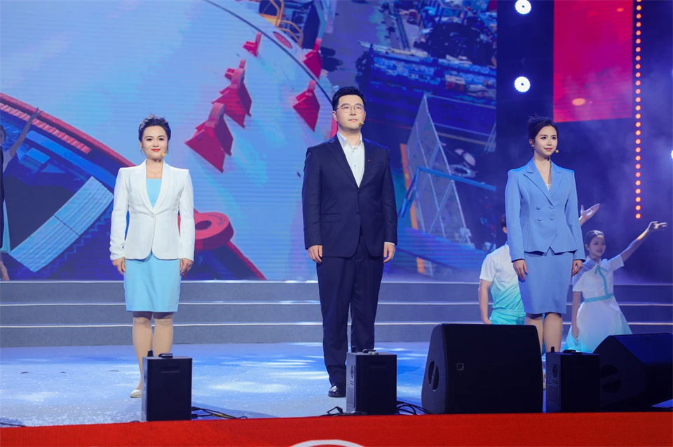 创新引领价值 梦想成就将来——庆祝j9国际集团智能成立25周年赞美大会暨文艺晚会隆沉进行