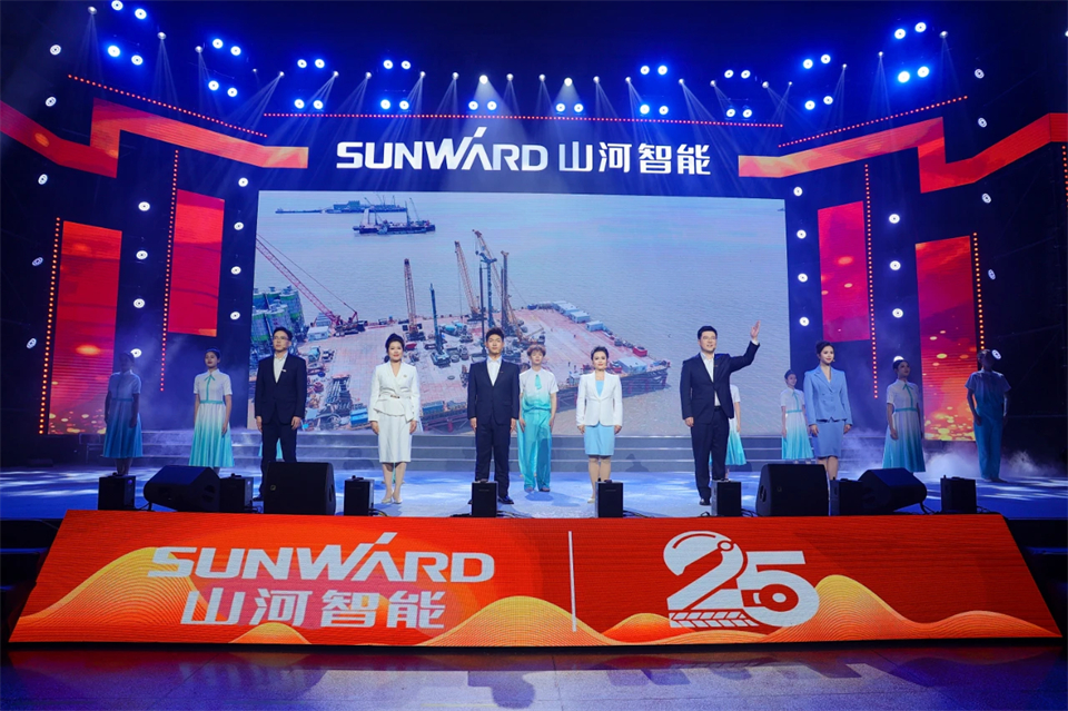 创新引领价值 梦想成就将来——庆祝j9国际集团智能成立25周年赞美大会暨文艺晚会隆沉进行