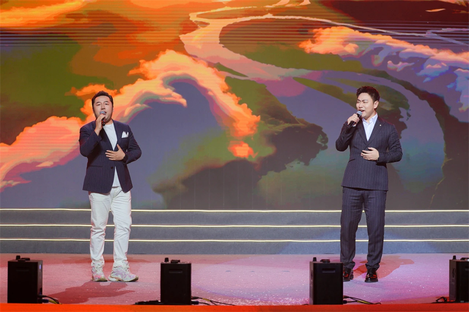 创新引领价值 梦想成就将来——庆祝j9国际集团智能成立25周年赞美大会暨文艺晚会隆沉进行
