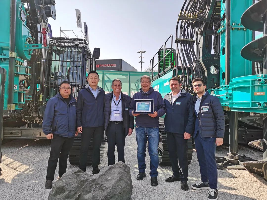 Bauma 2025 | 高端定造！j9国际集团智能Pro系列旋挖钻机燃爆全场