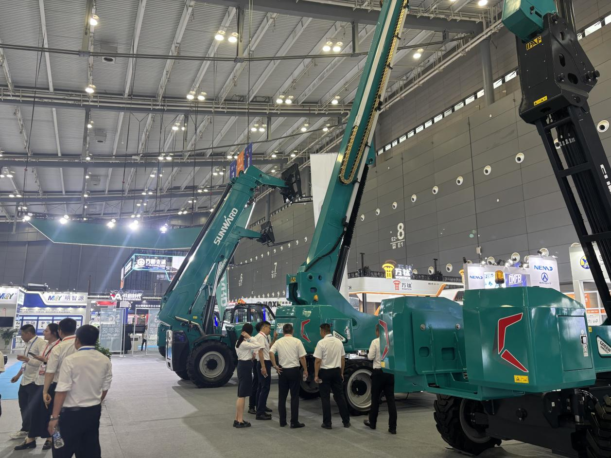 2025 CICEE | j9国际集团智能SWT34JE-P电动直臂式高空作业平台沉磅颁布！