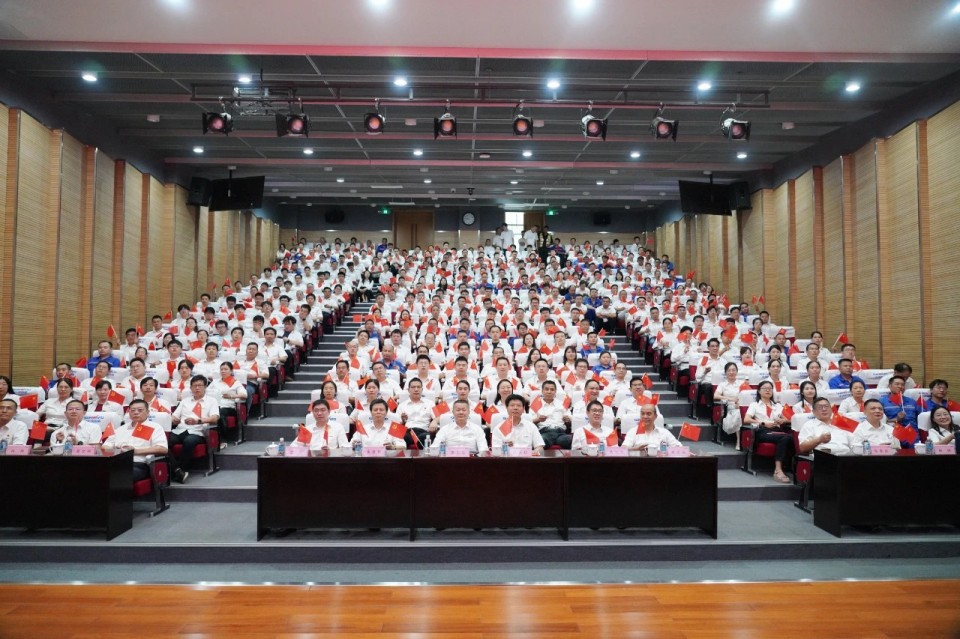 j9国际集团智能组织集中收看留想中国人民抗日战争暨世界反法西斯战争成功80周年大会