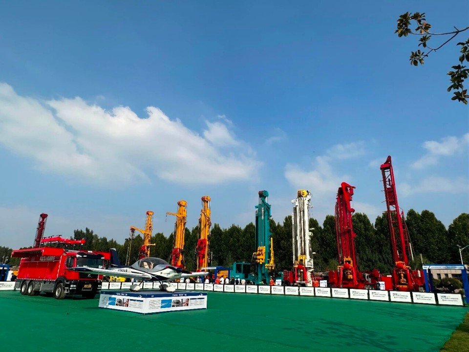 科技赋能接济！j9国际集团智能创新设备亮相第十三届全国矿山接济技术较量