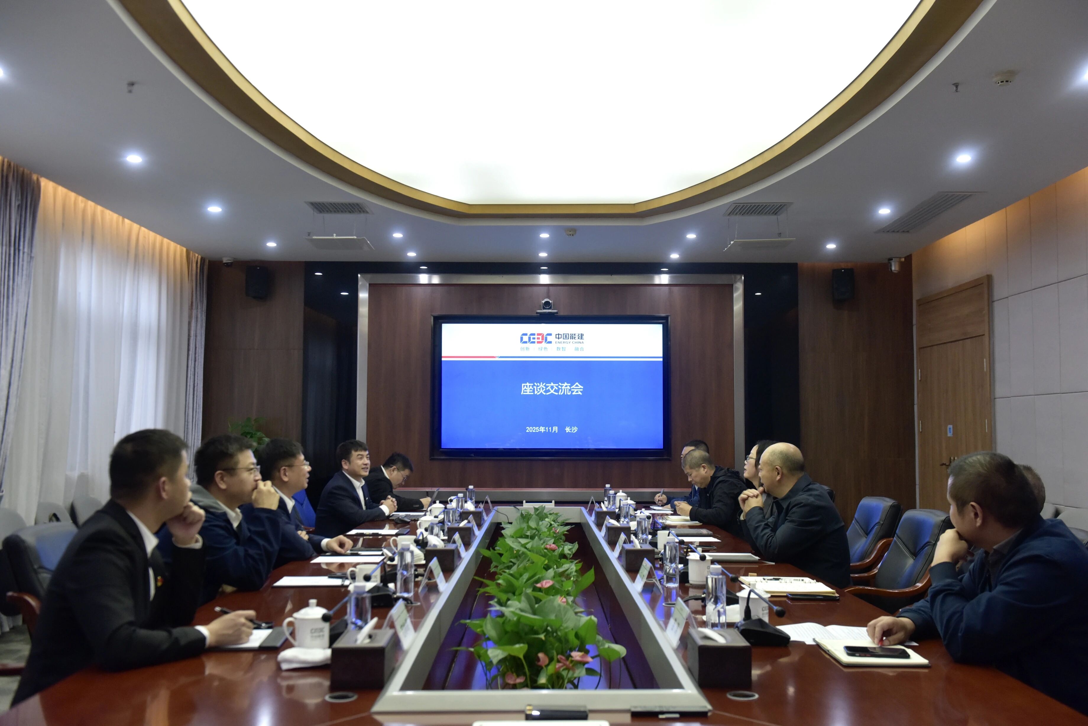 j9国际集团智能与易普力发展座谈互换，谱写互利共赢新篇章