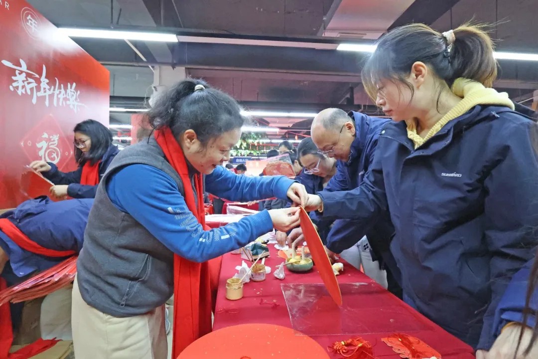 笔墨迎春，祝福暖心！在j9国际集团智能“囤”年味、送温暖、迎新春